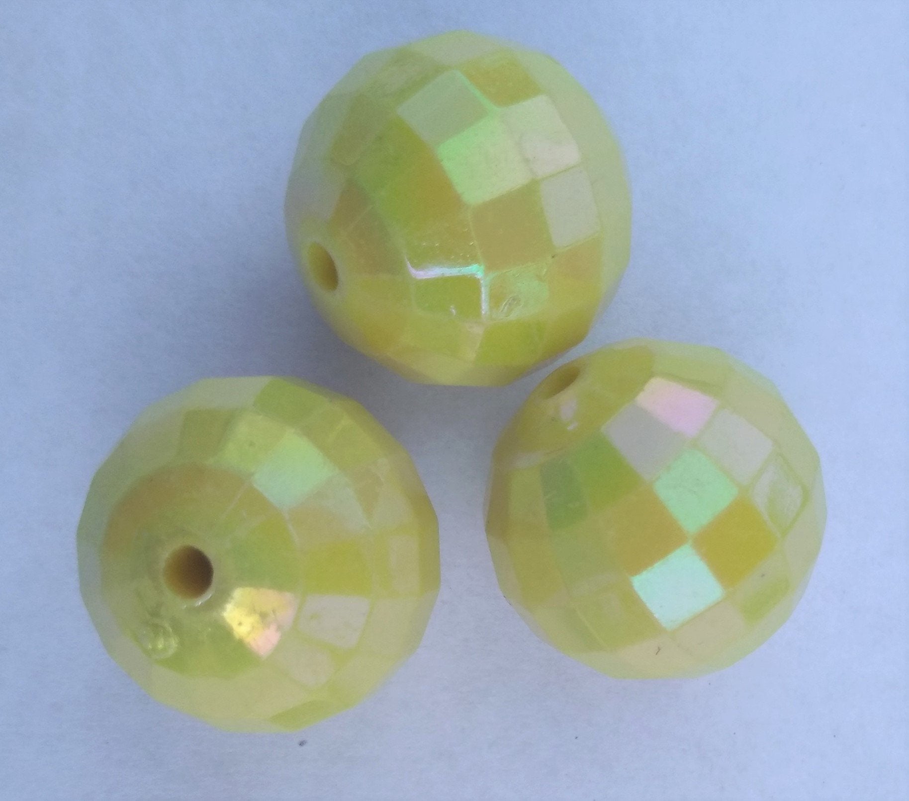 Bubble Gum Beads Round Acrylic Color Yellow 18mm - Krafts and Beads